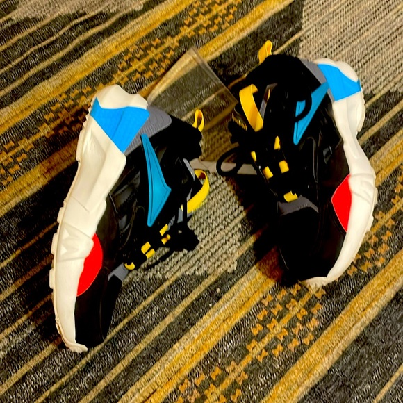 Reebok Shoes - Reebok 90s fabulous rave shoes